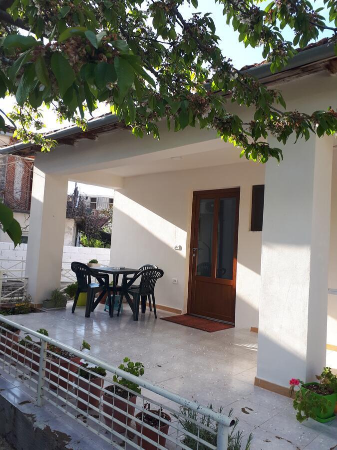 Bona'S Home Tushemisht Exterior photo